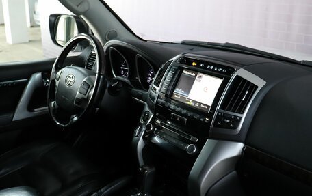 Toyota Land Cruiser 200, 2014 год, 4 300 000 рублей, 23 фотография