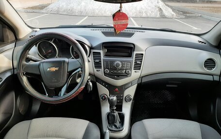 Chevrolet Cruze II, 2011 год, 660 000 рублей, 10 фотография