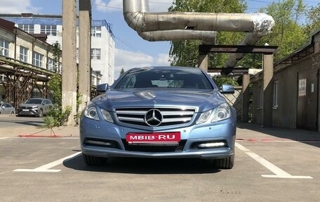 Mercedes-Benz E-Класс, 2011 год, 1 600 000 рублей, 2 фотография