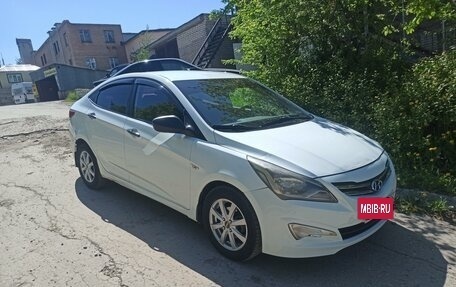 Hyundai Solaris II рестайлинг, 2015 год, 635 000 рублей, 2 фотография