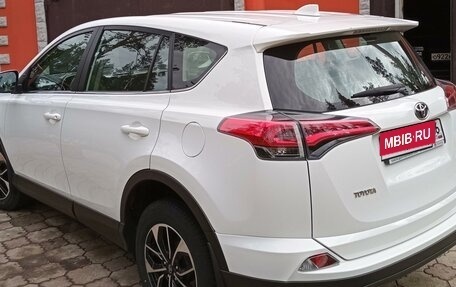 Toyota RAV4, 2017 год, 2 850 000 рублей, 4 фотография