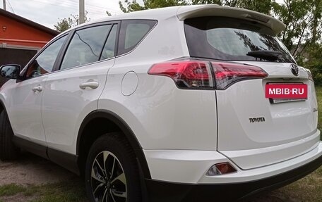 Toyota RAV4, 2017 год, 2 850 000 рублей, 5 фотография