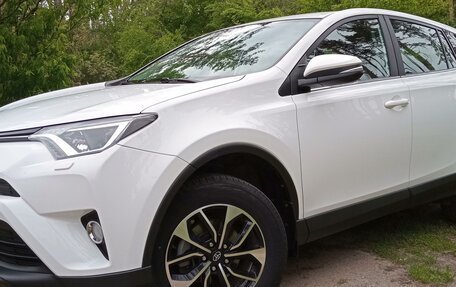 Toyota RAV4, 2017 год, 2 850 000 рублей, 12 фотография