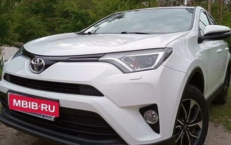 Toyota RAV4, 2017 год, 2 850 000 рублей, 14 фотография