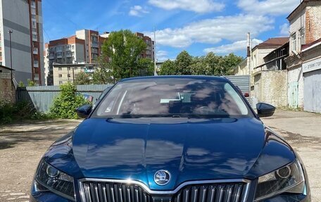 Skoda Superb III рестайлинг, 2018 год, 2 450 000 рублей, 1 фотография