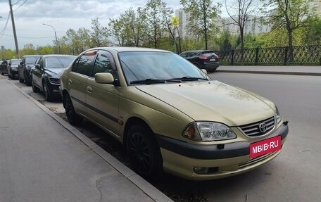 Toyota Avensis III рестайлинг, 2001 год, 400 000 рублей, 1 фотография