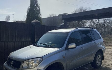 Toyota RAV4, 2004 год, 700 000 рублей, 1 фотография