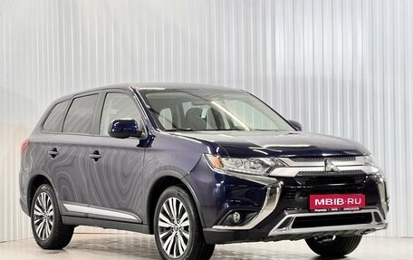 Mitsubishi Outlander III рестайлинг 3, 2019 год, 2 349 900 рублей, 1 фотография