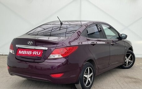 Hyundai Solaris II рестайлинг, 2011 год, 4 фотография