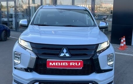 Mitsubishi Pajero Sport III рестайлинг, 2020 год, 4 147 000 рублей, 8 фотография