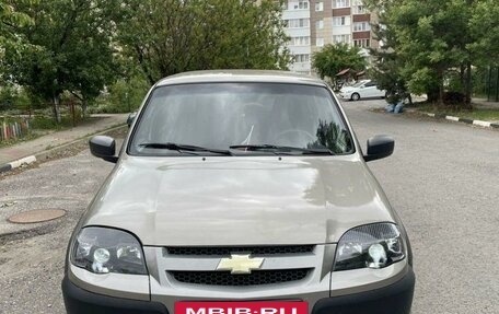 Chevrolet Niva I рестайлинг, 2017 год, 800 000 рублей, 2 фотография