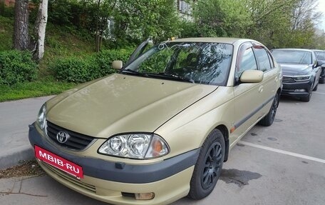 Toyota Avensis III рестайлинг, 2001 год, 400 000 рублей, 2 фотография