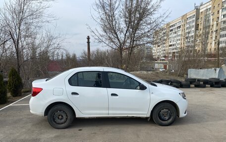 Renault Logan II, 2017 год, 650 000 рублей, 3 фотография