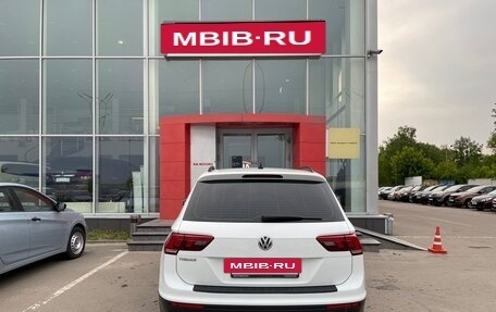 Volkswagen Tiguan II, 2018 год, 2 041 000 рублей, 6 фотография