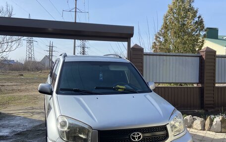 Toyota RAV4, 2004 год, 700 000 рублей, 2 фотография