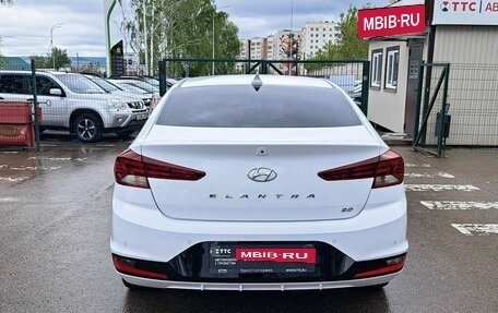 Hyundai Elantra VI рестайлинг, 2019 год, 1 915 000 рублей, 6 фотография