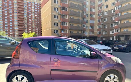 Peugeot 107 I рестайлинг, 2013 год, 570 000 рублей, 2 фотография