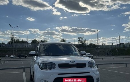 KIA Soul II рестайлинг, 2018 год, 1 800 000 рублей, 2 фотография