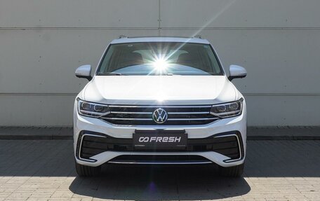 Volkswagen Tiguan II, 2023 год, 5 290 000 рублей, 3 фотография