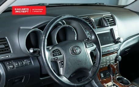 Toyota Highlander III, 2011 год, 2 120 000 рублей, 3 фотография