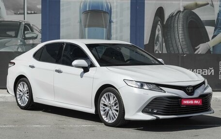 Toyota Camry, 2018 год, 3 499 000 рублей, 1 фотография