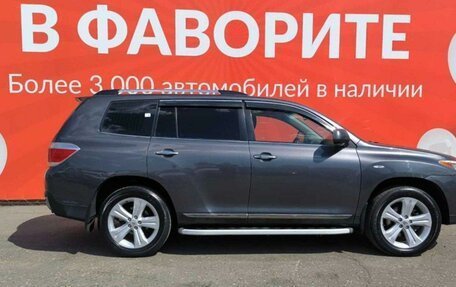 Toyota Highlander III, 2012 год, 2 040 000 рублей, 4 фотография