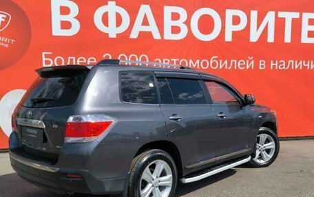 Toyota Highlander III, 2012 год, 2 040 000 рублей, 6 фотография