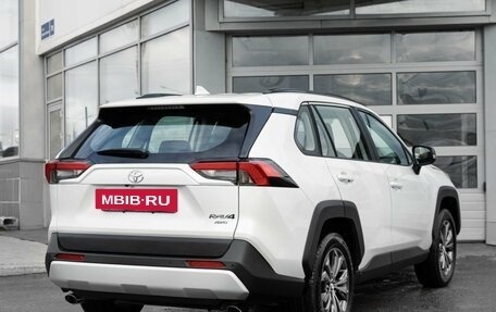 Toyota RAV4, 2024 год, 5 250 000 рублей, 6 фотография