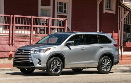 Toyota Highlander III, 2018 год, 5 095 000 рублей, 1 фотография