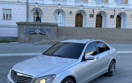 Mercedes-Benz C-Класс, 2008 год, 1 400 000 рублей, 1 фотография