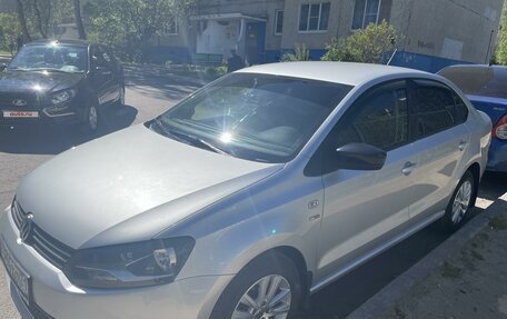 Volkswagen Polo VI (EU Market), 2013 год, 920 000 рублей, 1 фотография