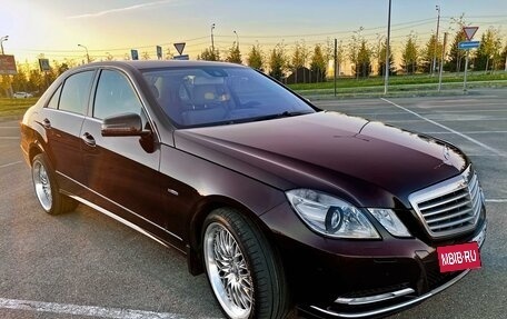 Mercedes-Benz E-Класс, 2011 год, 2 240 000 рублей, 3 фотография