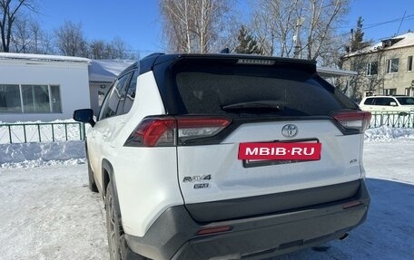 Toyota RAV4, 2021 год, 3 700 000 рублей, 4 фотография