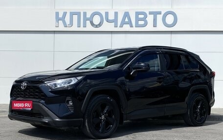 Toyota RAV4, 2021 год, 3 780 000 рублей, 1 фотография