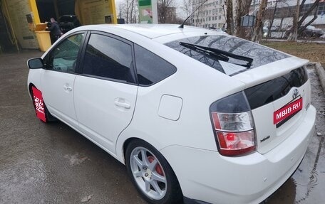 Toyota Prius, 2004 год, 700 000 рублей, 1 фотография