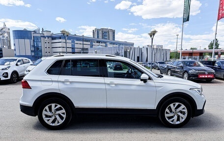 Volkswagen Tiguan II, 2021 год, 3 970 000 рублей, 4 фотография