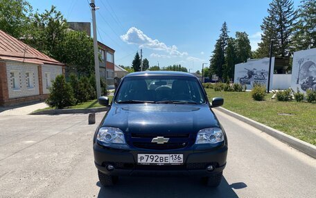 Chevrolet Niva I рестайлинг, 2018 год, 1 000 000 рублей, 1 фотография