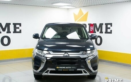 Mitsubishi Outlander III рестайлинг 3, 2020 год, 2 390 000 рублей, 2 фотография