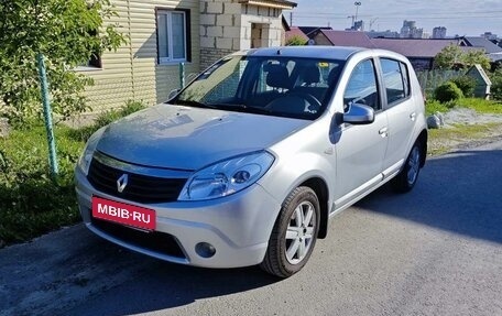 Renault Sandero I, 2012 год, 687 000 рублей, 1 фотография