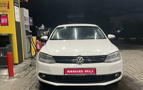 Volkswagen Jetta VI, 2011 год, 930 000 рублей, 1 фотография