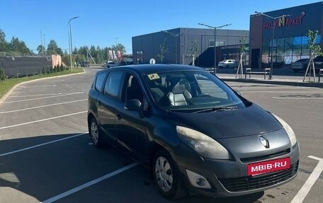 Renault Scenic III, 2010 год, 700 000 рублей, 2 фотография