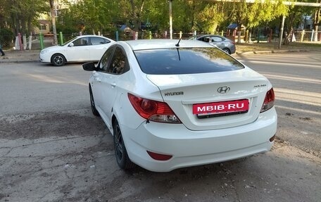 Hyundai Solaris II рестайлинг, 2013 год, 720 000 рублей, 3 фотография