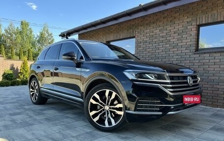 Volkswagen Touareg III, 2018 год, 4 749 000 рублей, 1 фотография