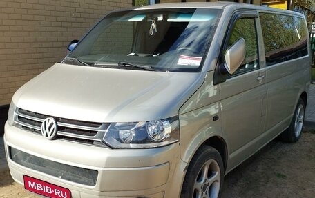 Volkswagen Caravelle T5, 2012 год, 1 600 000 рублей, 1 фотография