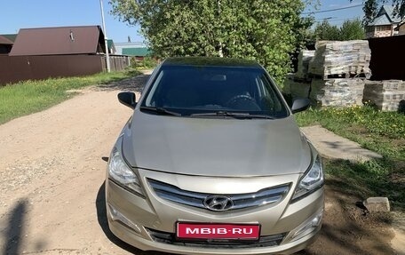 Hyundai Solaris II рестайлинг, 2011 год, 870 000 рублей, 1 фотография