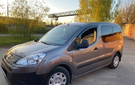 Peugeot Partner II рестайлинг 2, 2012 год, 990 000 рублей, 1 фотография