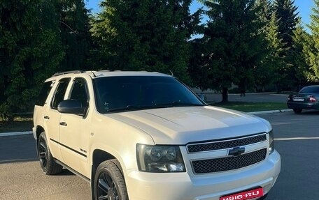 Chevrolet Tahoe III, 2012 год, 2 890 000 рублей, 1 фотография