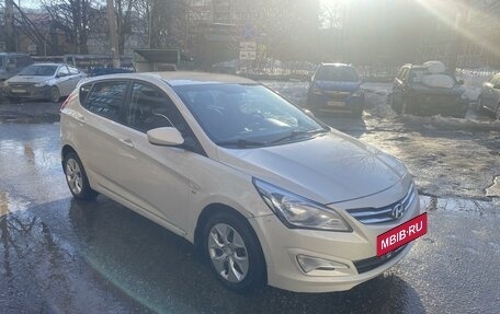 Hyundai Solaris II рестайлинг, 2015 год, 973 000 рублей, 2 фотография