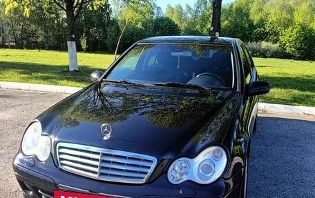 Mercedes-Benz C-Класс, 2005 год, 760 000 рублей, 4 фотография