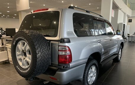 Toyota Land Cruiser 100 рестайлинг 2, 2004 год, 1 902 000 рублей, 5 фотография